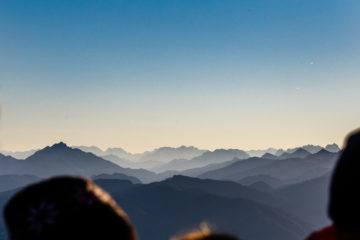 Alpen im Dunst  Greiling Bayern Deutschland by Peter Ehlert in Ballonfahrt im Winter