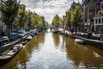 Gracht mit Brücke  Amsterdam Noord-Holland Niederlande by Peter Ehlert in Amsterdam Trip