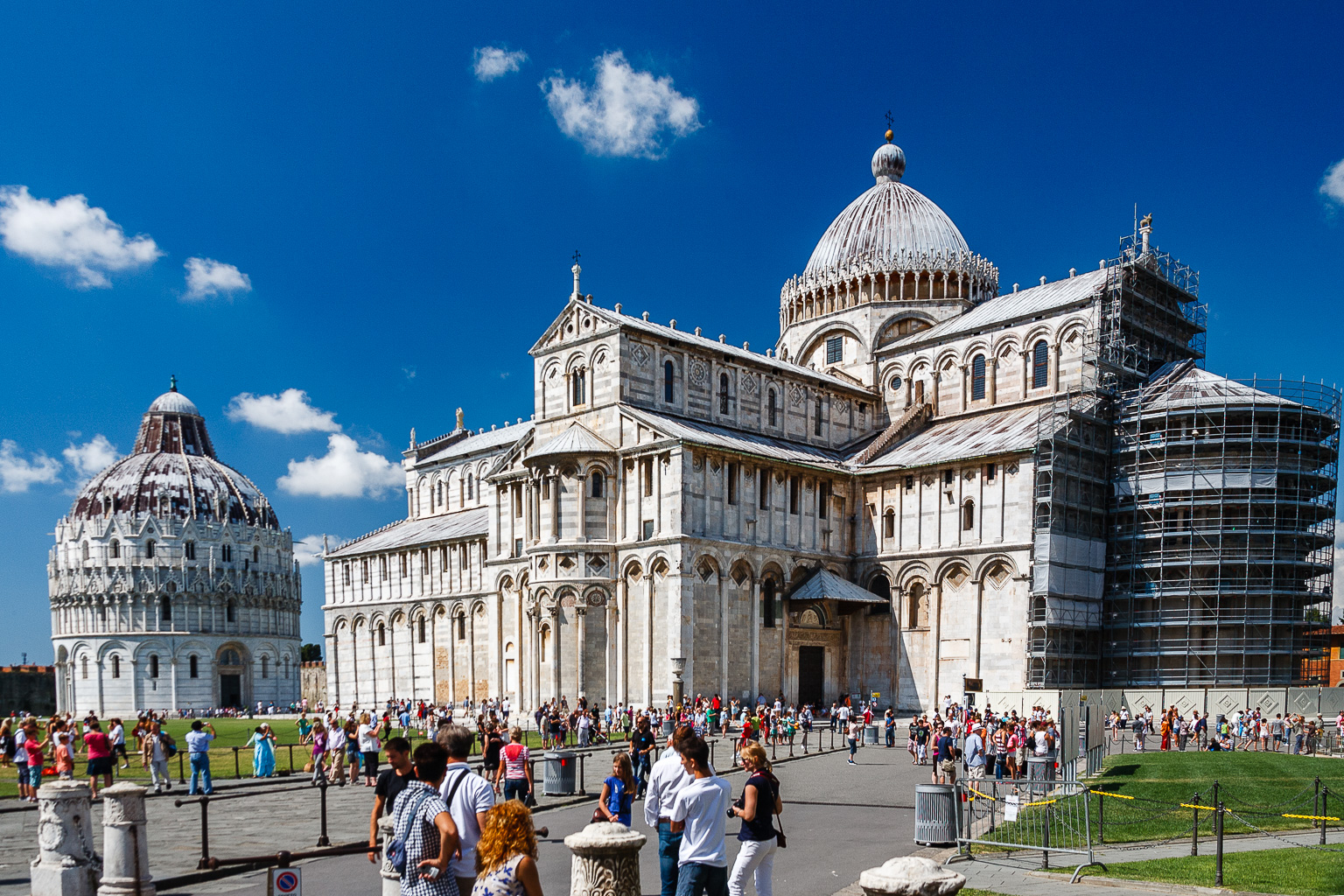 Battistero di San Giovanni und Cattedrale di Pisa  Pisa Toscana Italien by Peter Ehlert in Abstecher nach Pisa