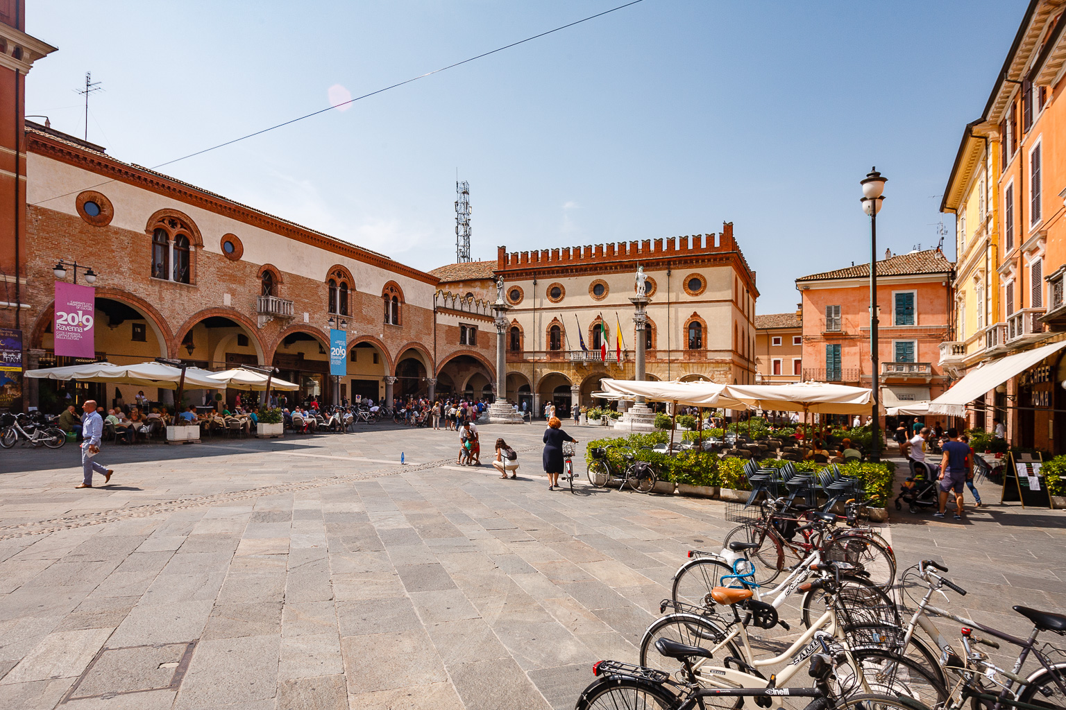 Piazza del Popolo  Ravenna Emilia-Romagna Italien by Peter Ehlert in Ravenna und Cesenatico