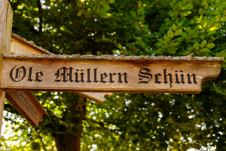 Kuchenparadies „Ole Müllern Schün“ und Müdener Markt