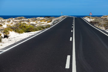 Straße zum Meer  Haría Kanarische Inseln Spanien by Peter Ehlert in LanzaroteInsel