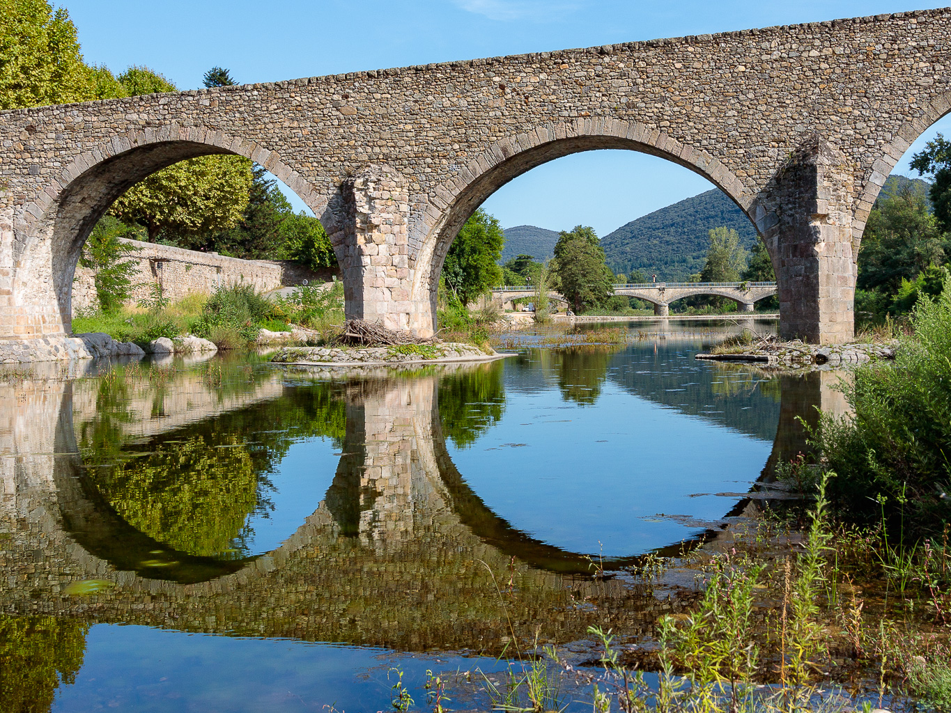 Brücken über den Gardon  Saint-Jean-du-Gard Gard Frankreich by Peter Ehlert in Rundfahrt Gardon