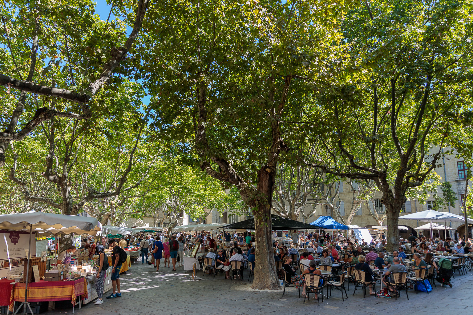 Marktplatz  Uzès Gard Frankreich by Peter Ehlert in Uzès