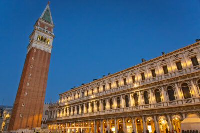 Piazza San Marco mit Turm  Venedig Metropolitanstadt Venedig Italien by Peter Ehlert in Venedig_Abendstimmung
