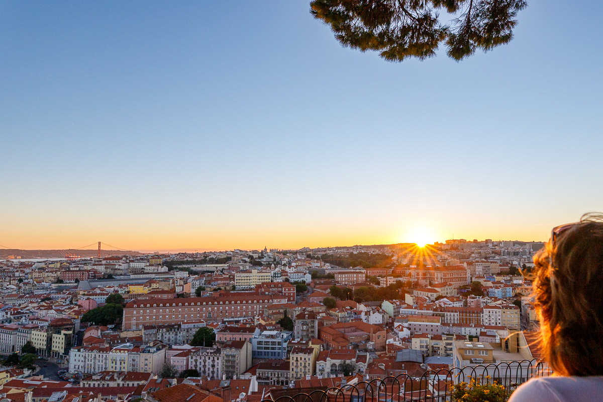 Sonnenuntergang  Lissabon Região de Lisboa Portugal by Peter Ehlert in LIS-Gracia