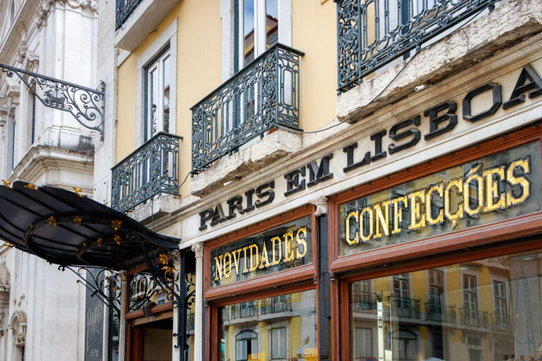 Paris em Lisboa  Lissabon Distrikt Lissabon Portugal by Peter Ehlert in LIS-Barrio Alto und Chiado