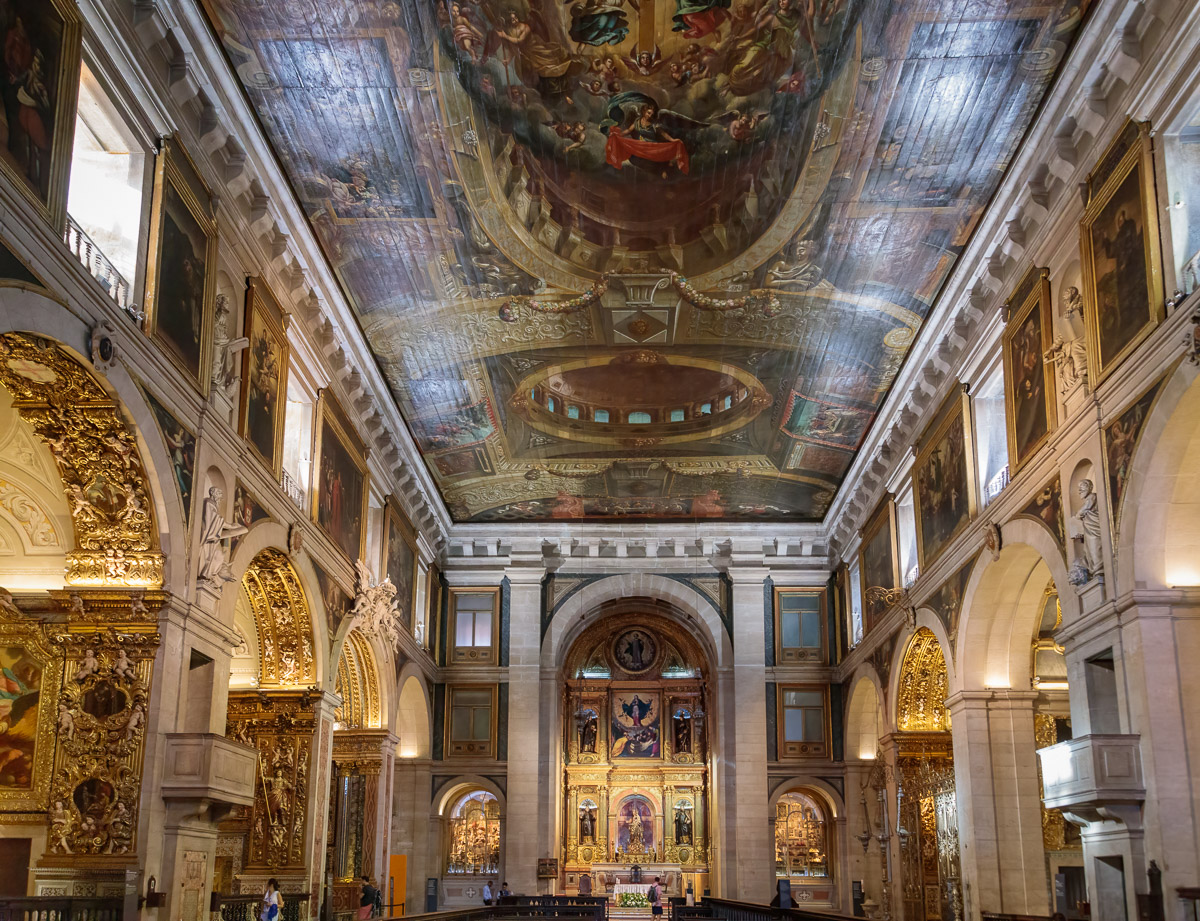 Mittelschiff  Lissabon Distrikt Lissabon Portugal by Peter Ehlert in lis-roque