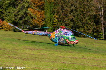 Bunter Hubschrauber  Bernried Bayern Deutschland by Peter Ehlert in Buchheim Museum der Phantasie