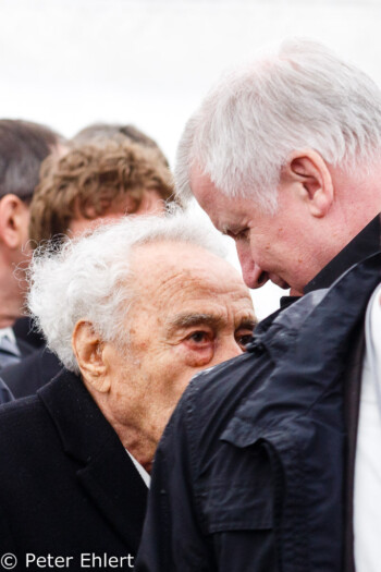 M. Mannheimer und H. Seehofer  Dachau Bayern Deutschland by Peter Ehlert in Gedenkfeier zur Befreiung des KZ Dachau (2015)