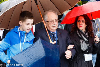 Abba Naor mit Familie  Dachau Bayern Deutschland by Peter Ehlert in Gedenkfeier zur Befreiung des KZ Dachau (2015)