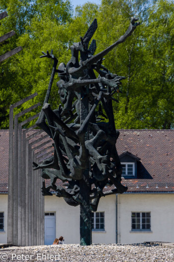 Internationales Mahnmahl von Nandor Glid  Dachau Bayern Deutschland by Peter Ehlert in Nie wieder - plus jamais - never again