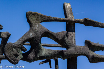 Internationales Mahnmahl von Nandor Glid  Dachau Bayern Deutschland by Peter Ehlert in Nie wieder - plus jamais - never again