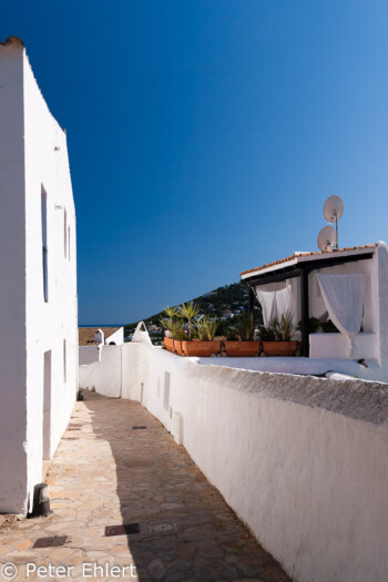 Gasse St. Eularia Kirche  Santa Eularia des Riu Balearische Inseln - Ibiza Spanien by Peter Ehlert in Ibiza - Insel des Lichts