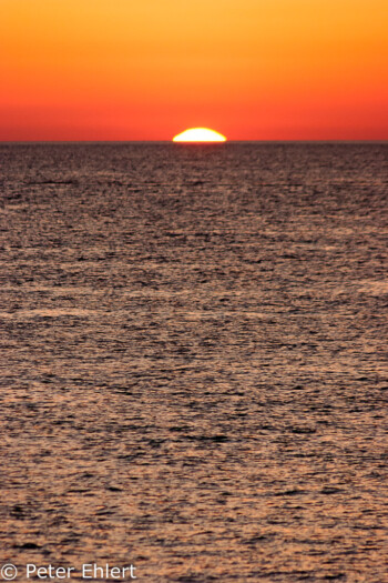 Sonnenabschnitt über dem Horizont  Sant Antoni de Portmany Balearische Inseln - Ibiza Spanien by Peter Ehlert in Ibiza - Insel des Lichts