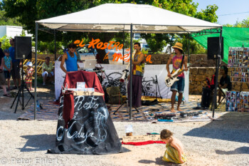 Livemusik - Hippiemarkt  San Carles Balearische Inseln - Ibiza Spanien by Peter Ehlert in Ibiza - Insel des Lichts