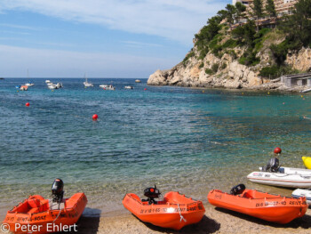 Strand - Mietboote  Sant Joan de Labritja Balearische Inseln - Ibiza Spanien by Peter Ehlert in Ibiza - Insel des Lichts