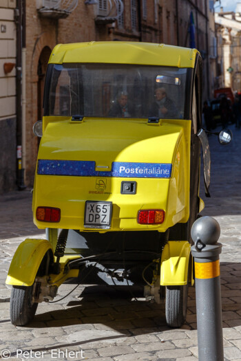 Zustellerfahrzeug  Macerata Marche Italien by Peter Ehlert in Italien - Marken