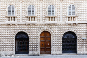 Palazzo dei Diamanti  Macerata Marche Italien by Peter Ehlert in Italien - Marken