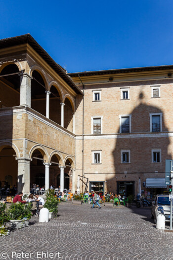 Piazza della Libertà  Macerata Marche Italien by Peter Ehlert in Italien - Marken