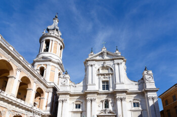 Portal und Turm  Loreto Marche Italien by Peter Ehlert in Italien - Marken