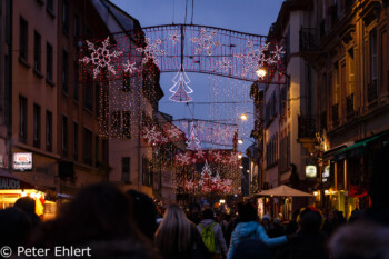 Geschmückte Rue Austerlitz  Strasbourg Grand Est Frankreich by Peter Ehlert in Weihnachtsmarkt 2017 Straßburg