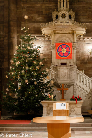 Altar mit Baum  Strasbourg Grand Est Frankreich by Peter Ehlert in Weihnachtsmarkt 2017 Straßburg