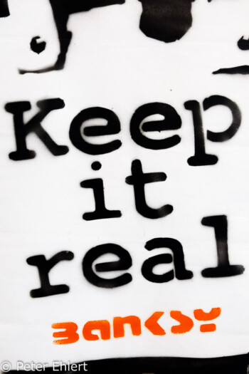 Keep it real  Amsterdam Noord-Holland Niederlande by Peter Ehlert in Banksy und Salvador Dali Ausstellung