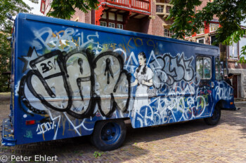 SWAT Bus  Amsterdam Noord-Holland Niederlande by Peter Ehlert in Banksy und Salvador Dali Ausstellung