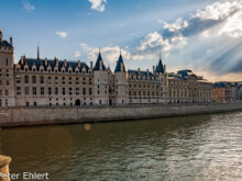 Conciergerie  Paris Île-de-France Frankreich by Peter Ehlert in Paris, quer durch die Stadt