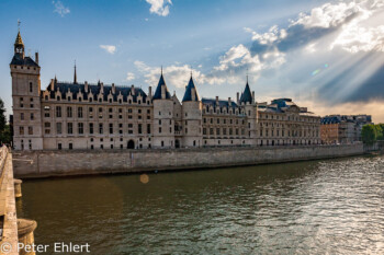 Conciergerie  Paris Île-de-France Frankreich by Peter Ehlert in Paris, quer durch die Stadt