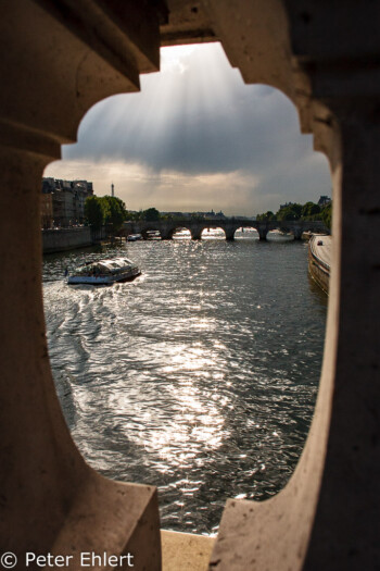 Seine und Pont Neuf  Paris Île-de-France Frankreich by Peter Ehlert in Paris, quer durch die Stadt