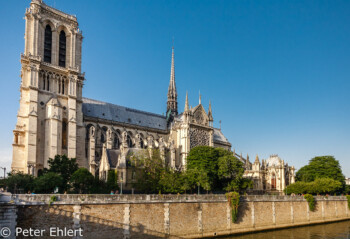 Seitenansicht vom  Pont au Double  Paris Île-de-France Frankreich by Peter Ehlert in Paris, quer durch die Stadt