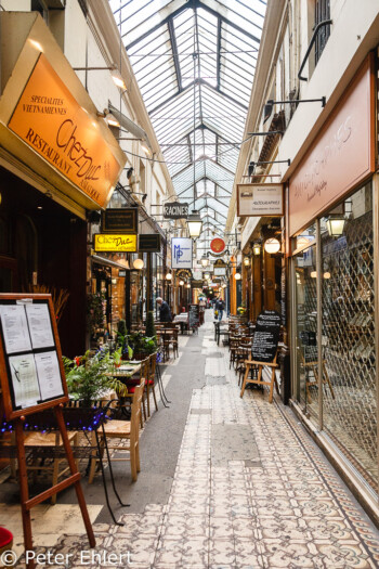 Passage mit Glasdach  Paris Île-de-France Frankreich by Peter Ehlert in Paris, quer durch die Stadt