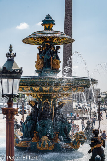 Fontaine des Mers am Place de la Concorde  Paris Île-de-France Frankreich by Peter Ehlert in Paris, quer durch die Stadt