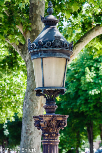 Laterne   Paris Île-de-France Frankreich by Peter Ehlert in Paris, quer durch die Stadt