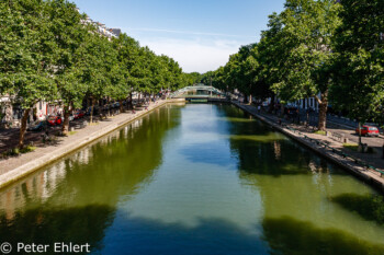 Kanal mit Brücke  Paris Île-de-France Frankreich by Peter Ehlert in Paris, quer durch die Stadt