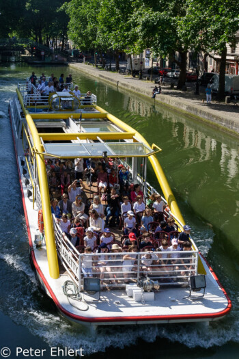 Ausflugsboot mit Schulklasse  Paris Île-de-France Frankreich by Lara Ehlert in Paris, quer durch die Stadt