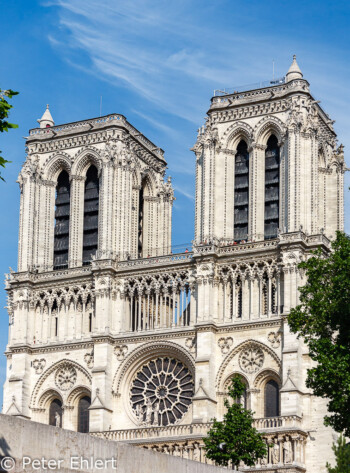 Türme von Cathédrale Notre-Dame de Paris  Paris Île-de-France Frankreich by Peter Ehlert in Paris Bateaux mouches