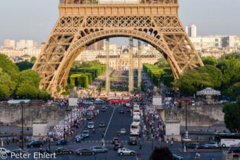 Dîner en blanc auf Pont d'Iéna  Paris Île-de-France Frankreich by Lara Ehlert in Paris, Eiffelturm und Quartier Latin