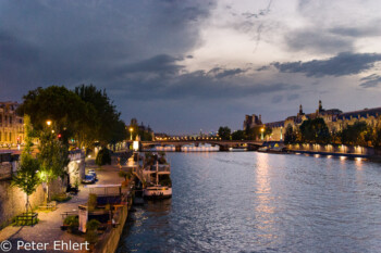 Seine und Louvre  Paris Île-de-France Frankreich by Lara Ehlert in Paris, Eiffelturm und Quartier Latin