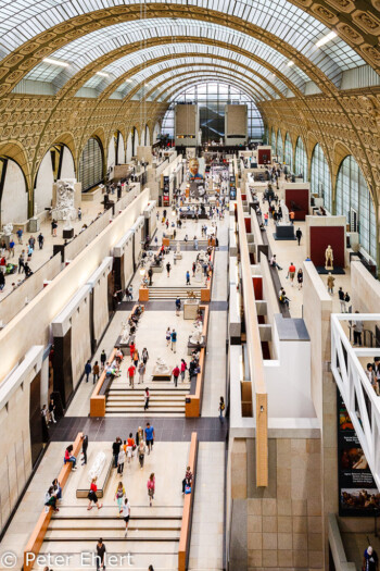 Eingangshalle  Paris Île-de-France Frankreich by Peter Ehlert in Paris Louvre und Musée d’Orsay