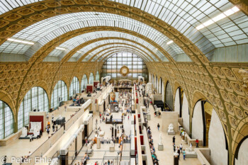 Eingangshalle  Paris Île-de-France Frankreich by Peter Ehlert in Paris Louvre und Musée d’Orsay