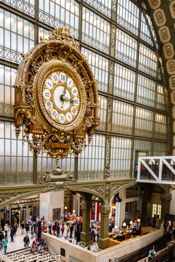 Portal mit Uhr  Paris Île-de-France Frankreich by Peter Ehlert in Paris Louvre und Musée d’Orsay