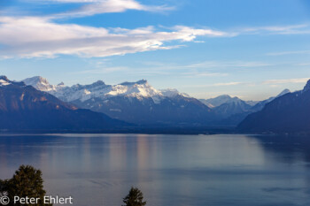 Genfer See mit Bergen am Abend  Chexbres Vaud Schweiz by Peter Ehlert in Wochenende am Genfer See