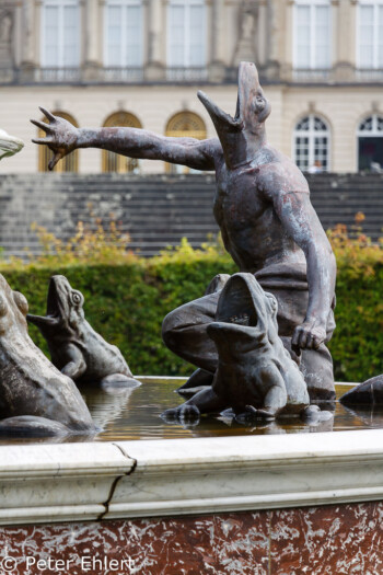 Brunnenfiguren  Chiemsee Bayern Deutschland by Peter Ehlert in Berchtesgadener Land