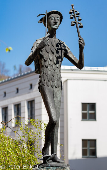 Papagenobrunnen (Hilde Heger)  Salzburg Salzburg Österreich by Peter Ehlert in Salzburg mit Schloss Hellbrunn