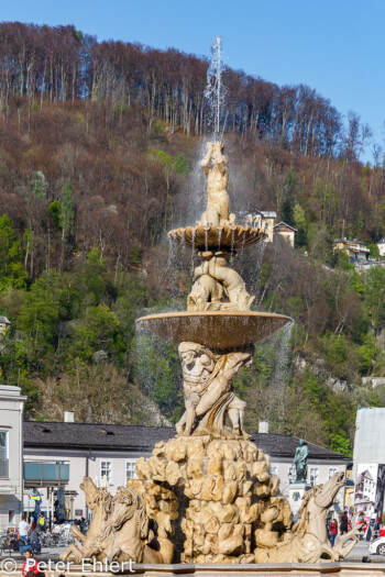 Residenzbrunnen  Salzburg Salzburg Österreich by Peter Ehlert in Salzburg mit Schloss Hellbrunn