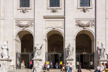 Eingang des Doms  Salzburg Salzburg Österreich by Peter Ehlert in Salzburg mit Schloss Hellbrunn