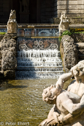 Kaskaden der Exedra und Altemsbrunnen  Salzburg Salzburg Österreich by Peter Ehlert in Salzburg mit Schloss Hellbrunn